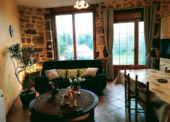 Le Du Jardinier Casa de Férias Saint-Martin-l'Aiguillon